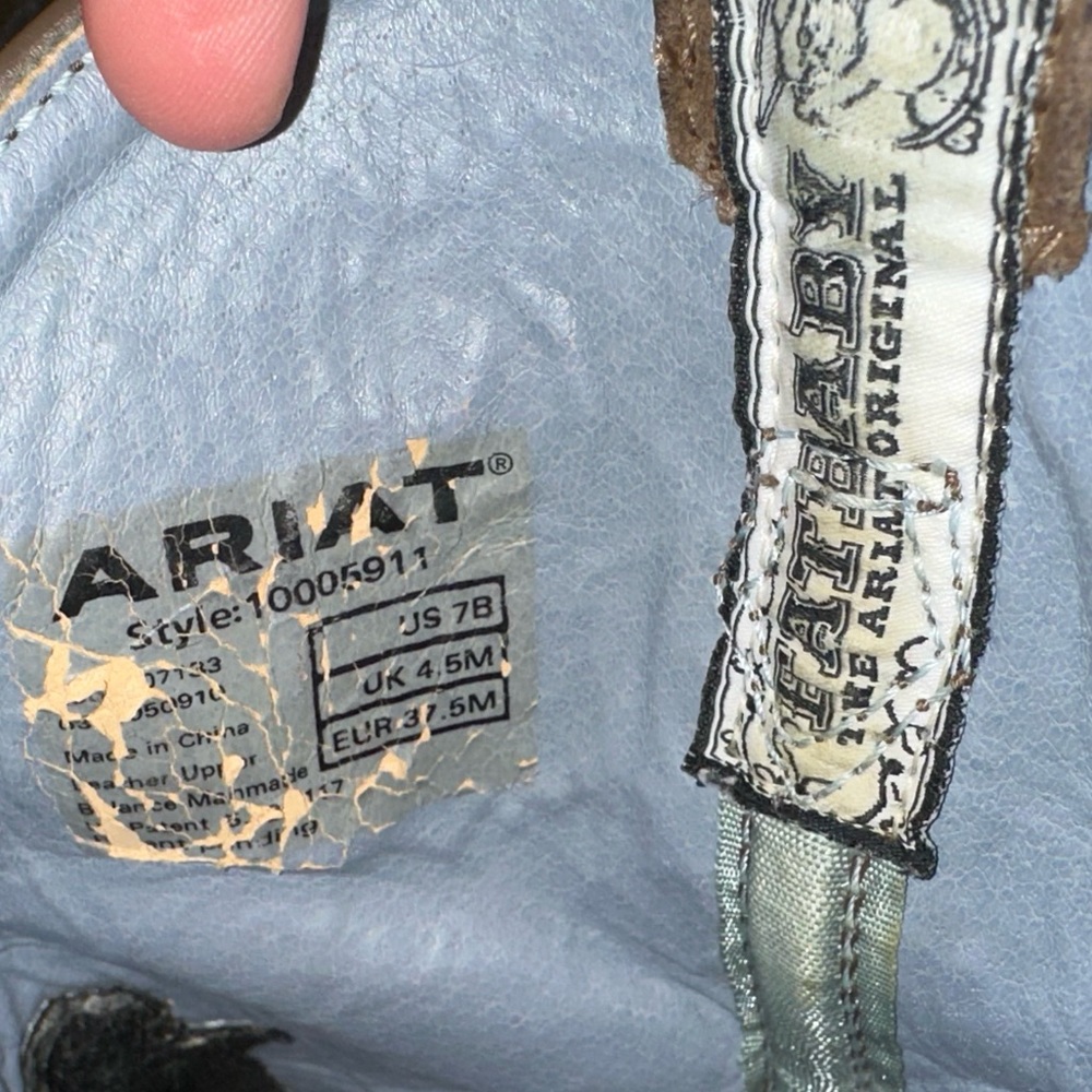 Ariat